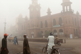 AFP__20241109__36LR42Z__v2__Preview__PakistanEnvironmentHealthPollution-1731313496.jpg