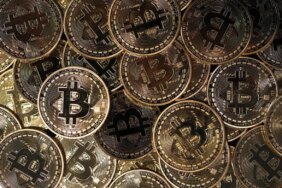 bitcoin-yeni-basarilara-imza-atmaya-devam-ediyor-18034775_7854_amp.jpg