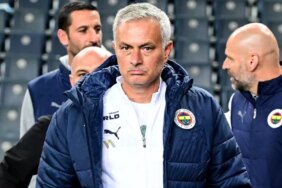 sivassporlu-futbolcudan-mourinho-ya-flas-gonderme-18032699_7003_amp.jpg